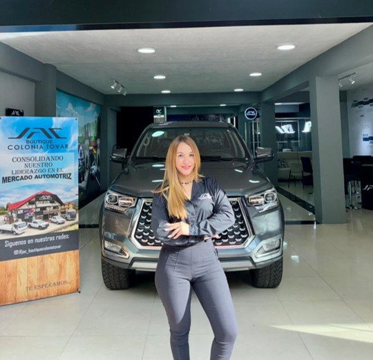 Heilyn - Asesora Comercial
